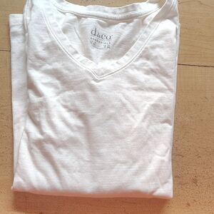 D&Co Essentials White Crop Top